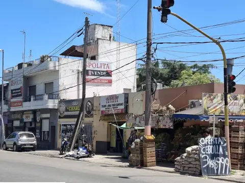 ESQUINA COMERCIAL - 5 LOCALES   DEPTO - IDEAL RENTA - ZONA COMERCIAL-INDUSTRIAL