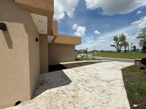 Casa en Venta en Pilar Del Este, USD 165.000