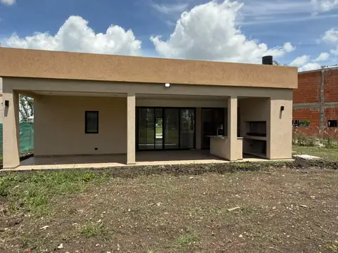 Casa 4 ambientes con 3 baños