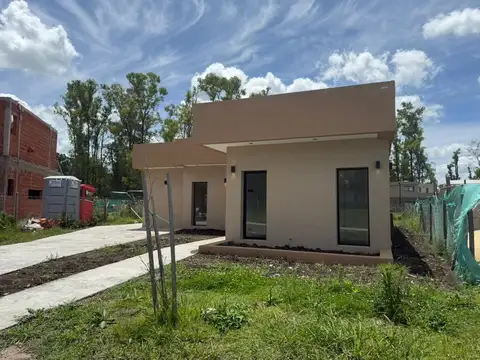 Casa  en Venta en Santa Sofía, Pilar del Este, Pilar