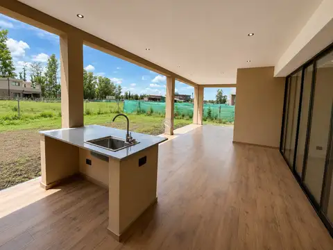 Casa en Venta con 1 cochera