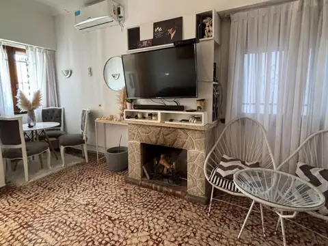 VENTA CASA 3 AMBIENTES LOTE PROPIO COCHERA PATIO
