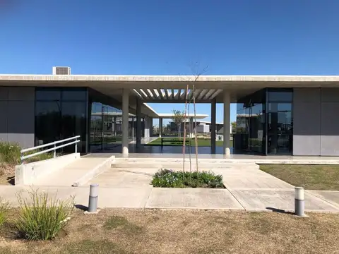 Casa 5 ambientes con 5 baños