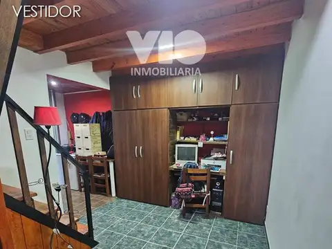 Casa 7 ambientes con 2 baños