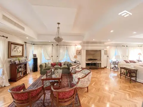 Casa 6 ambientes con 5 baños