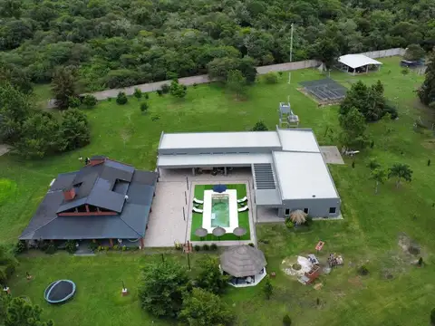 Casa de Primera Calidad en Avellaneda, RN 11 km798