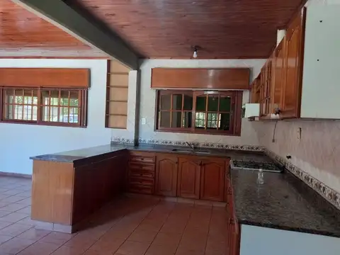 Casa 6 ambientes con 3 baños