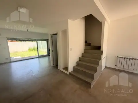 Depto Tipo Casa en Venta de 3 ambientes