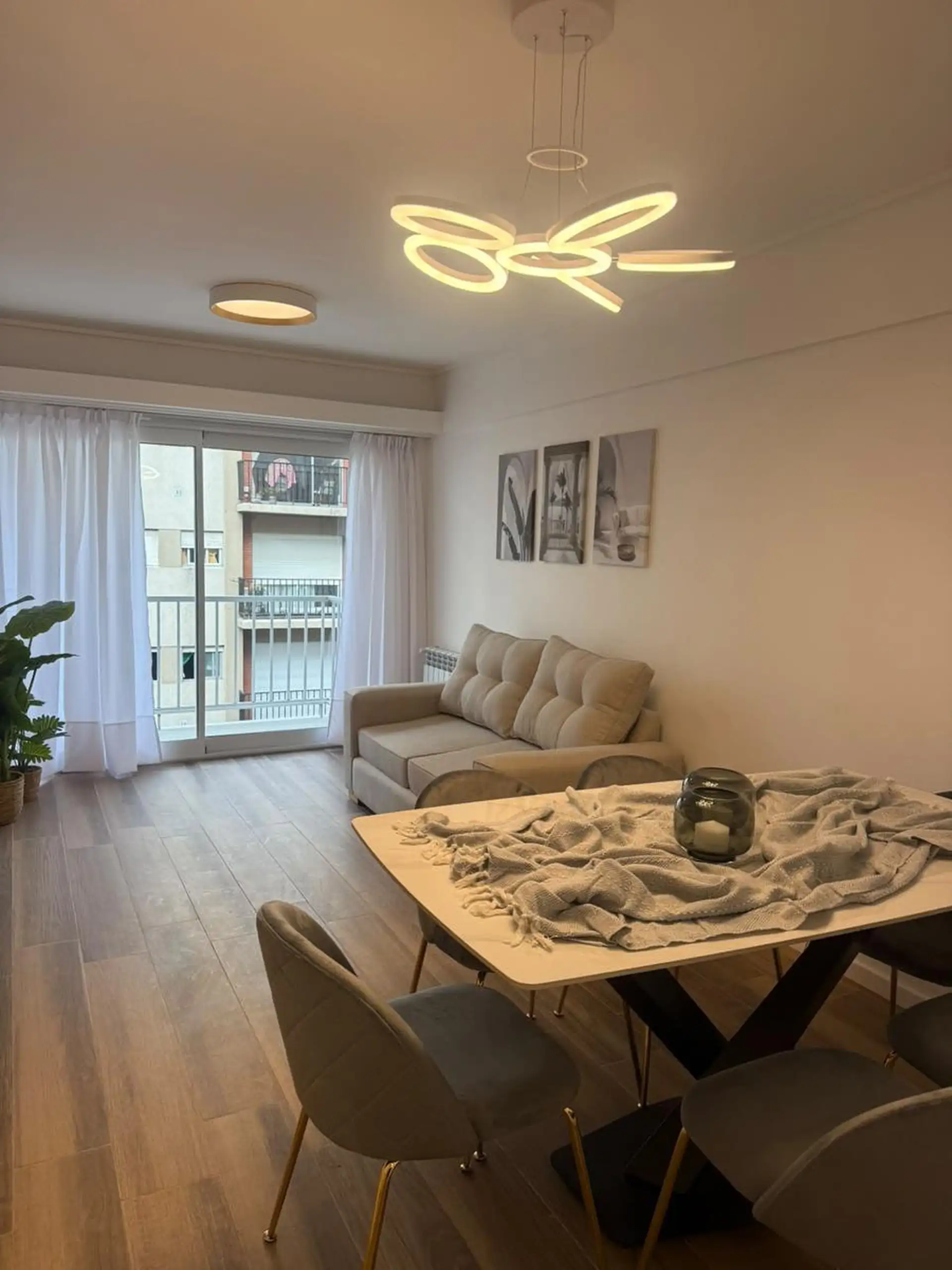 Departamento 3 ambientes con espacio de cochera en el centro de Mar del Plata