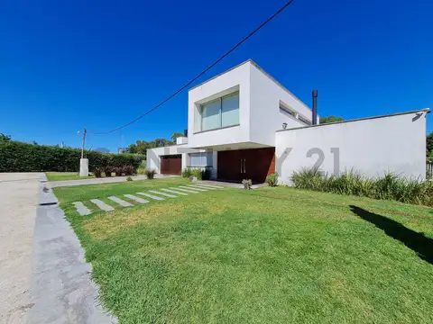 Casa en Venta en Manuel B Gonnet, USD 500.000