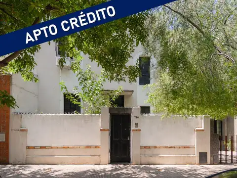 VENTA CASA 3 DORMITORIOS CON PATIO - APTA CREDITO EN FLORES SUBTE VARELA
