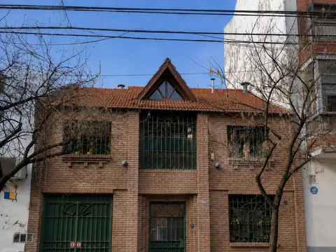 CASA EN VENTA | 6 AMBIENTES | 2 COCHERAS | PALERMO
