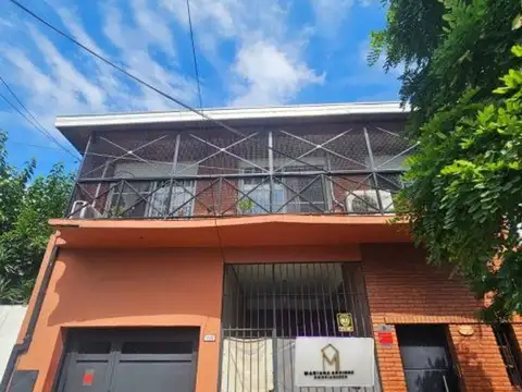 PH al Frente de 3 ambientes con amplio Parque.