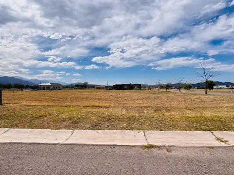 La Verbena. Zona Aeropuerto. Calle 24. Lote 100