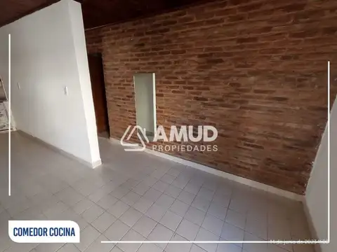 Casa en Alquiler con 1 cochera