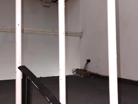 local Av Sta Fe 1500  en Galeria Barrio Norte