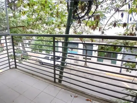 Venta Departamento 2 Amb C/cochera y Baulera - C. Calvo 1600 - Límite Monserrat - Apto Crédito