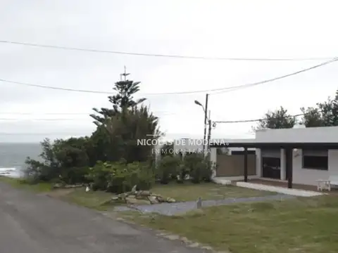 Casa en Venta a metros de La Posta de Tres Dormitorios