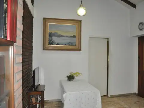 Casa en Venta con 3 cocheras