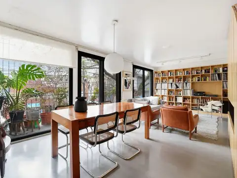 Depto Tipo Casa en Venta con 1 cocheras
