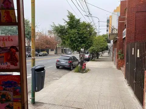 Fondo de comercio Puesto de Diario Flores