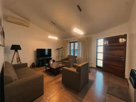 Casa 7 ambientes con 3 baños