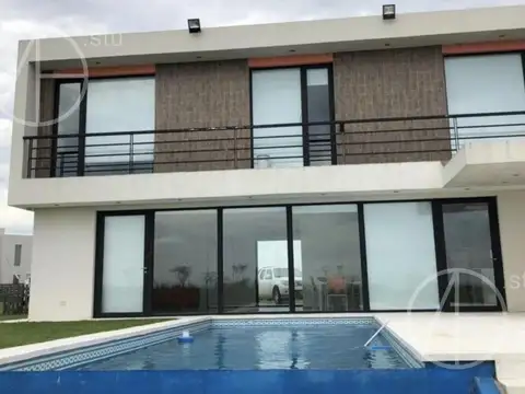 Casa en Alquiler de 4 dormitorios