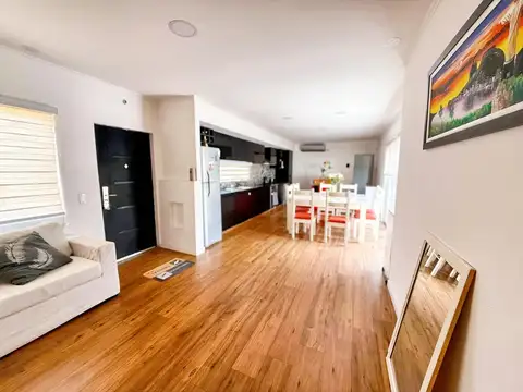 Casa 4 ambientes con 3 baños