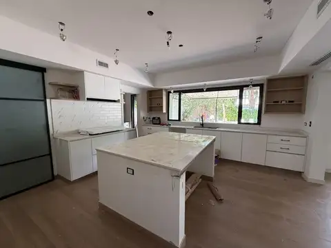 Casa en Alquiler de 5 dormitorios