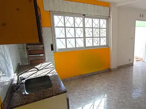 Depto Tipo Casa en Alquiler de 2 dormitorios