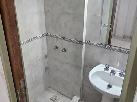 Depto Tipo Casa en Alquiler en Florida Mitre/Este, $ 450.000