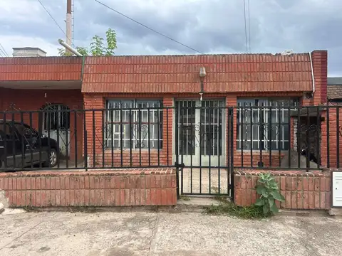 VENTA CASA PARA RECICLAR B JOSE IGNACIO DIAZ 3 SEC