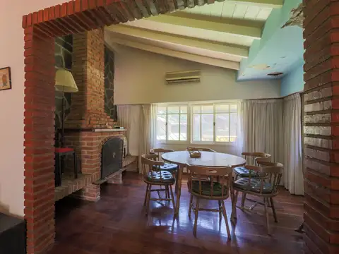 Casa en Venta en Don Torcuato, USD 240.000