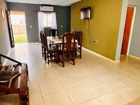 Casa 6 ambientes con 5 baños