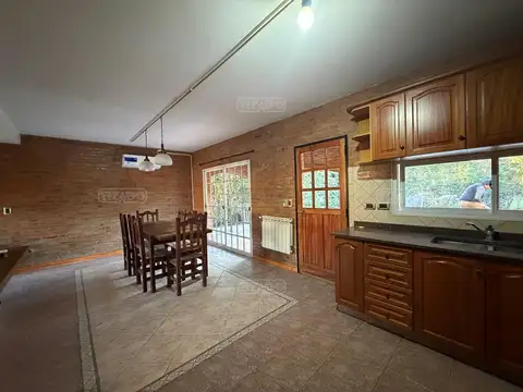 Casa 4 ambientes con 1 baño