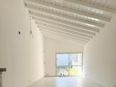 Depto Tipo Casa en Alquiler de 2 ambientes