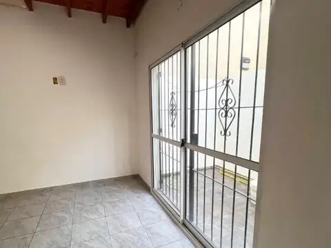 ALQUILER PH 3 AMBIENTES CON PATIO EN GERLI