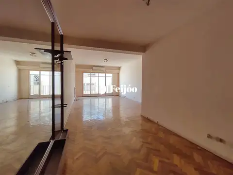 Teniente General Juan Domingo Perón 1600, Piso 8