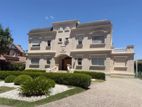 Casa en Venta en Abril Club De Campo, Countries y Barrios Cerrados en Berazategui