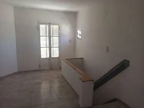 Sal Luis 5549 , Piso 1