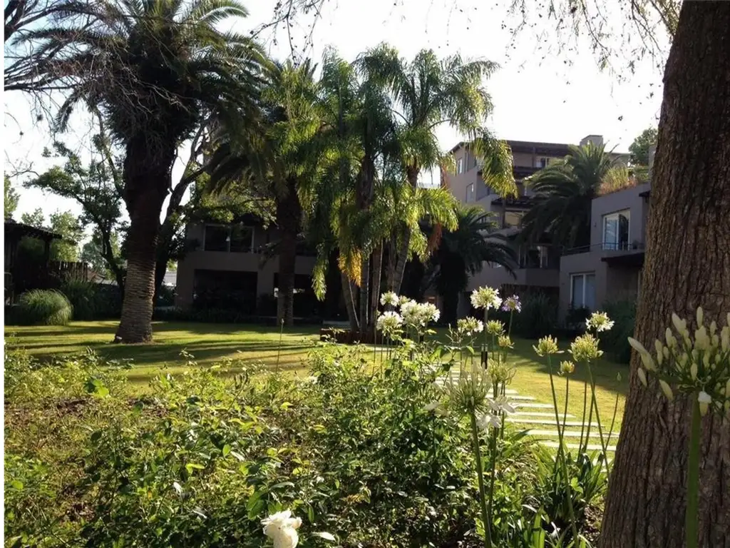 Departamento en Venta con cochera