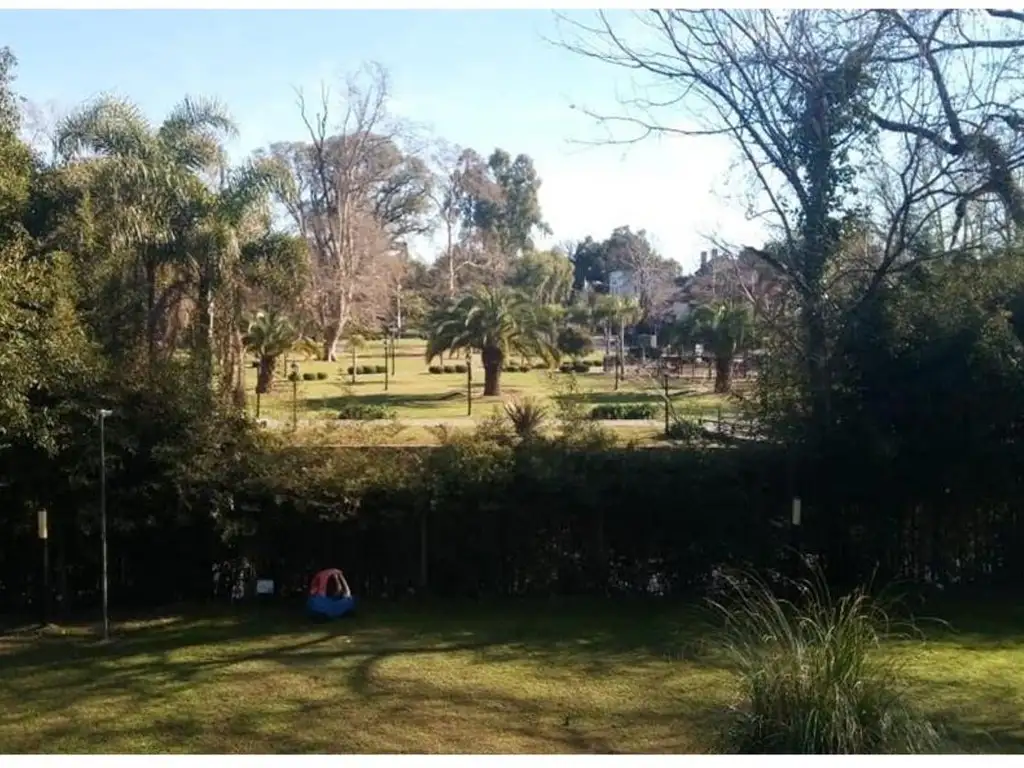 Rivadavia 700 - 2 dormitorios con cochera