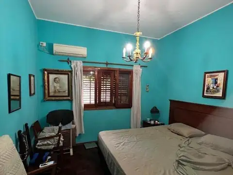 AMPLIA CASA 3 DORMITORIOS A METROS DE DUARTE QUIROS