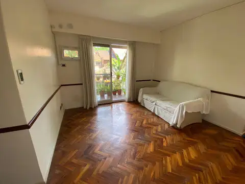 Venta - Depto 2 amb c/Balcón - 1° piso por escalera