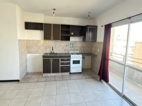 2 ambientes con balcón al frente