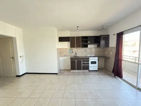 2 ambientes con balcón al frente