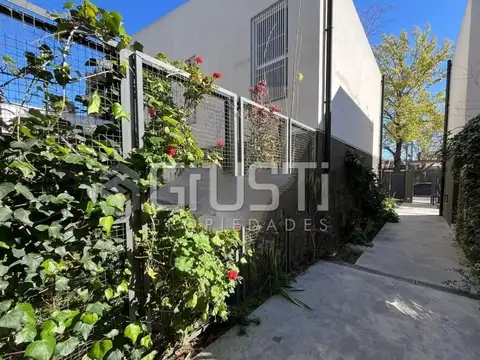 Depto Tipo Casa en Venta de 2 dormitorios