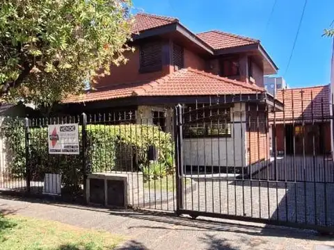 CASA 4 AMBIENTES + DEPTO 3 AMBIENTES SOBRE EL MISMO LOTE