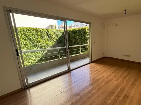 Hermoso monoambiente con balcon, muy luminoso!