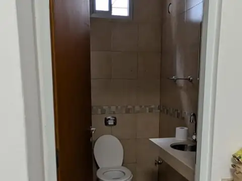 Alquiler de excelente local de gran magnitud en el centro de Posadas, Misiones